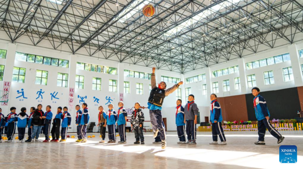 Paired-up Assistance Boosts Xizang's Education Development