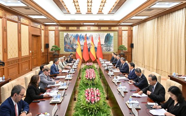 Xi Meets Spanish Prime Minister