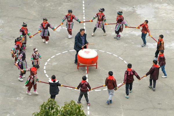 Teacher Delivers Hope to Children in China's Landlocked Mountains