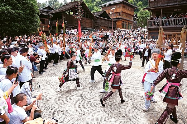 Enjoying Ancient Buildings, Folk Culture in Liping