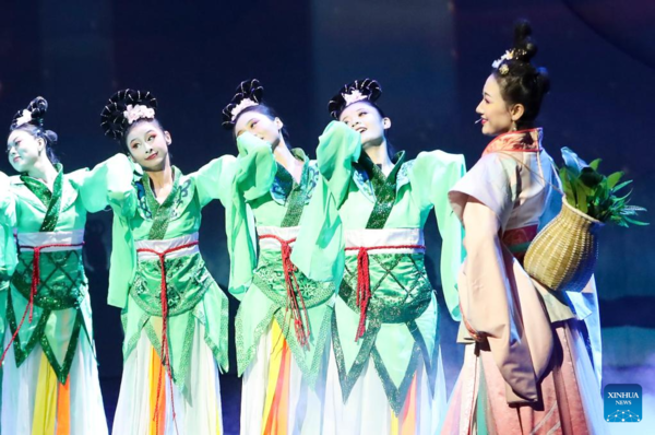 Performance Featuring Dunhuang Music and Dance Staged During 7th Silk Road (Dunhuang) Int'l Cultural Expo