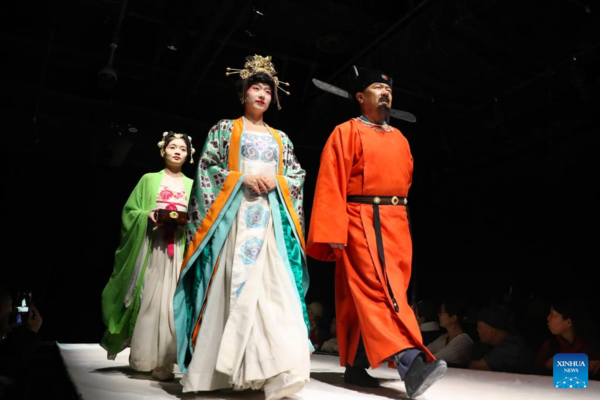 Performance Featuring Dunhuang Music and Dance Staged During 7th Silk Road (Dunhuang) Int'l Cultural Expo