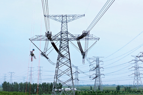 Women Proving They Can Handle Power Engineers with State Grid in Tianjin Are Defying Traditional Roles