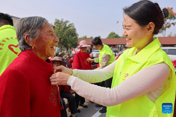 Celebrations Held Across China to Mark Seniors' Day