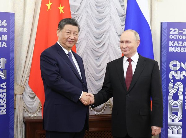 Xi Says China, Russia Find Right Way for Neighboring Major Countries to Get Along with Each Other