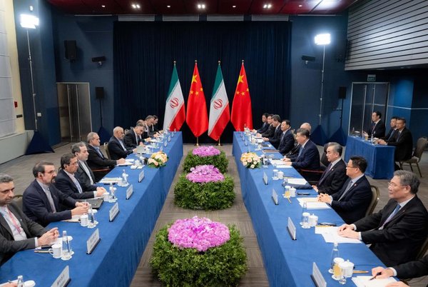 Xi Says China to Develop Friendly Cooperation with Iran Despite Int'l Situation Changes