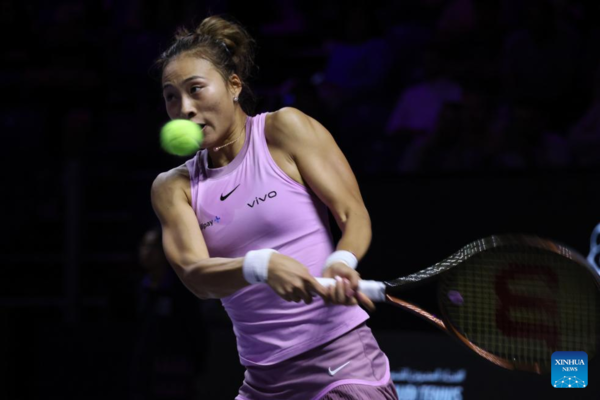 Zheng Qinwen Defeats Rybakina to Claim Her First Win at WTA Finals