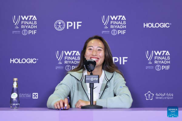 Zheng Qinwen Defeats Rybakina to Claim Her First Win at WTA Finals