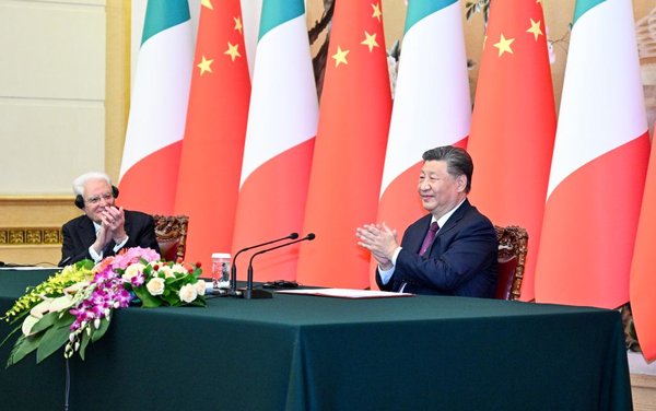 Chinese, Italian Presidents Meet Representatives from Cultural Conference, University Dialogue