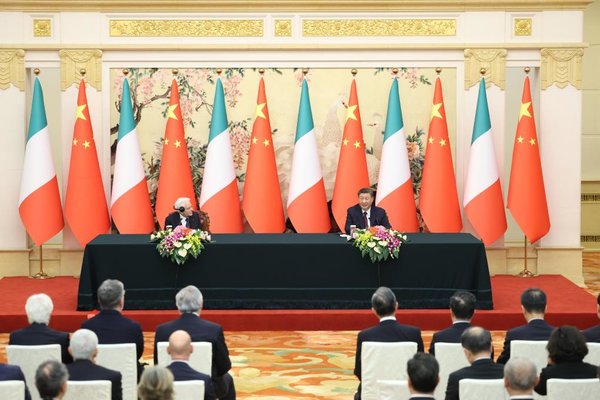 Chinese, Italian Presidents Meet Representatives from Cultural Conference, University Dialogue