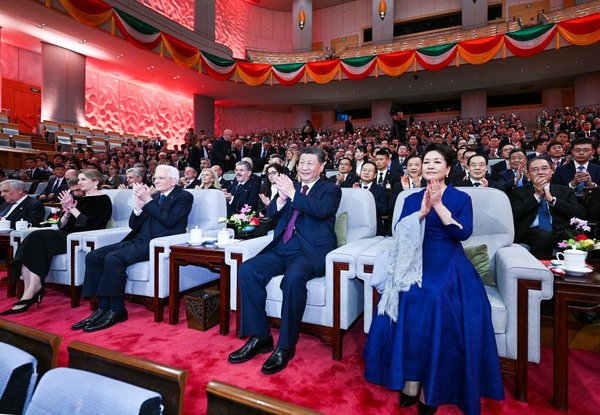 Chinese, Italian Presidents Meet Representatives from Cultural Conference, University Dialogue