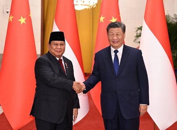 Chinese, Indonesian Presidents Pledge Joint Efforts to Build Community with Shared Future