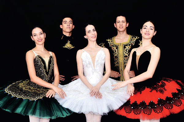 Cuban Ballet Dancer Pursues Career in Hainan