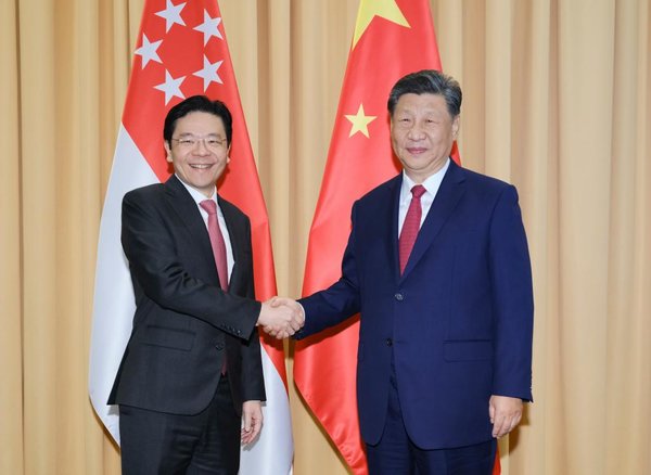 Xi Says China to March Hand-in-Hand with Singapore on Road of Modernization