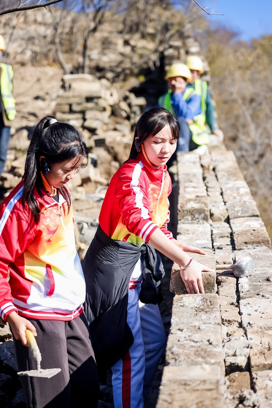 Spring Bud Girls Attend Sci-Tech Literacy Study Tour in Beijing