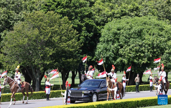 Xi Attends Welcome Ceremony Held by Brazilian President