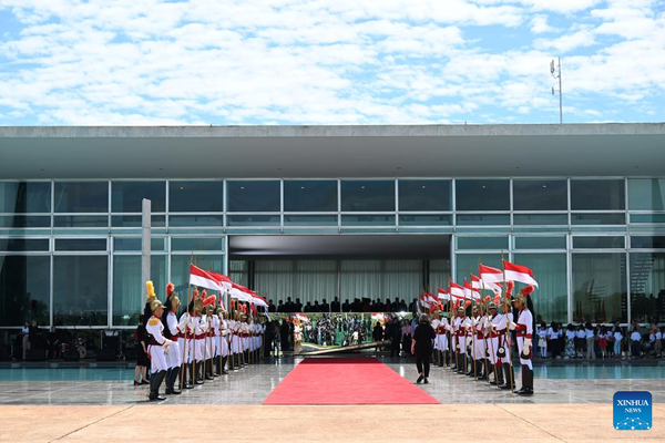 Xi Attends Welcome Ceremony Held by Brazilian President