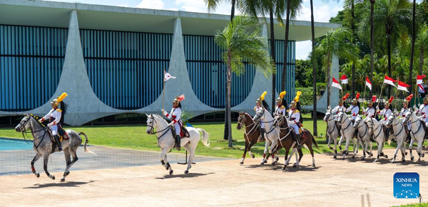 Xi Attends Welcome Ceremony Held by Brazilian President