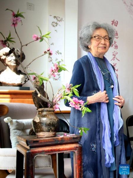 Chinese Poetry Master Ye Jiaying Dies at 100