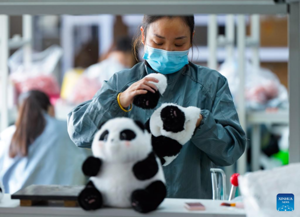 China's Innovative Panda Toys Get Popular Around World