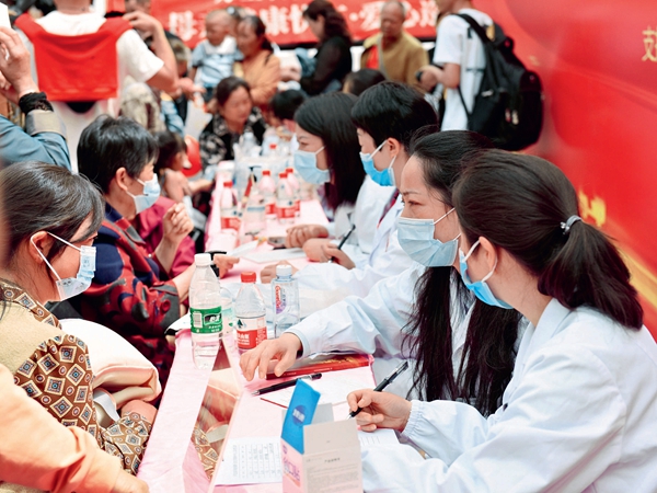 Working Tirelessly for Chinese Women's Health