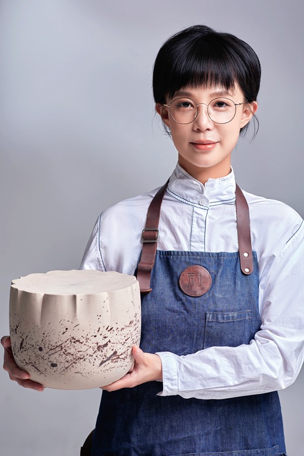 Millennia-Old Technique Reignites Passion for Porcelain