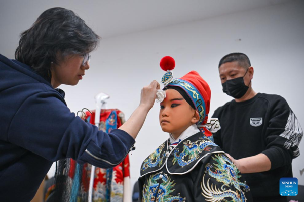 Children Perform at Peking Opera New Year Gala in Tianjin