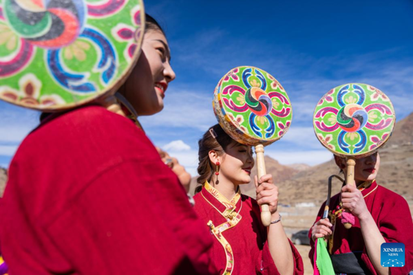 Inheritor of Traditional Reba Dance in Xizang