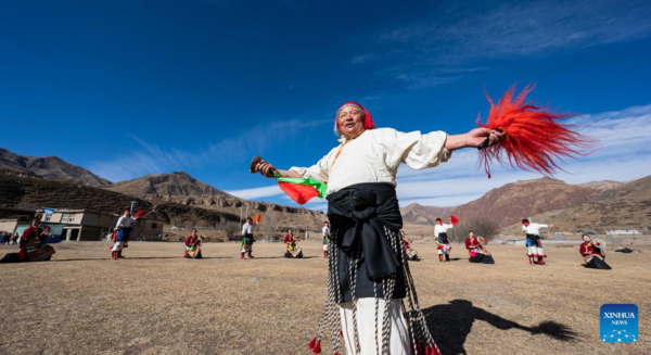 Inheritor of Traditional Reba Dance in Xizang