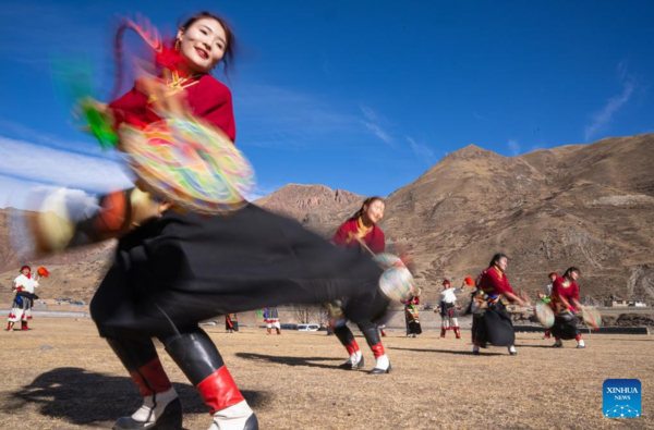 Inheritor of Traditional Reba Dance in Xizang