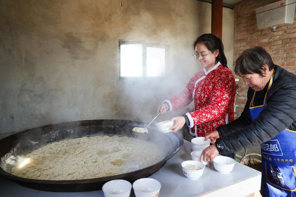 Vloggers, Live Streamers in Gansu Promote Local Specialties as Spring Festival Approaches