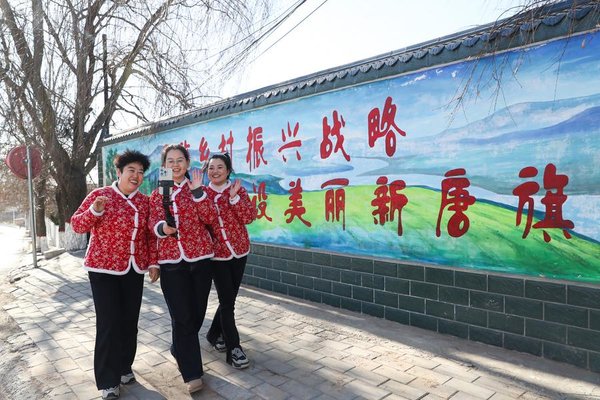 Vloggers, Live Streamers in Gansu Promote Local Specialties as Spring Festival Approaches