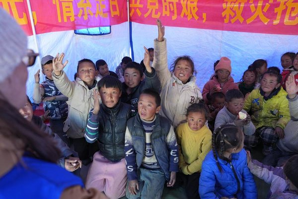 In Bitter Cold, Rescuers Race Against Time to Tackle Aftermath of Xizang Quake