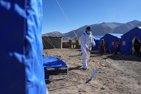 In Bitter Cold, Rescuers Race Against Time to Tackle Aftermath of Xizang Quake