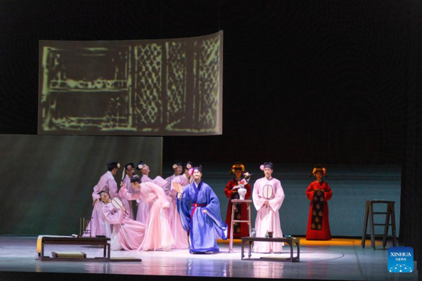 Chinese Dance Performance Inspired by Song Dynasty Painting Enchants New York