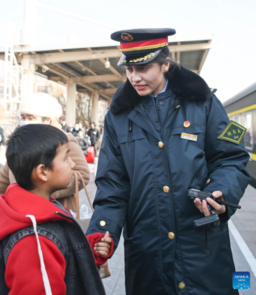 Ethnic Tajik Train Conductor's Journey amid China's Spring Festival Travel Season