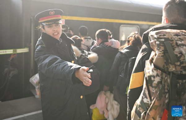 Ethnic Tajik Train Conductor's Journey amid China's Spring Festival Travel Season