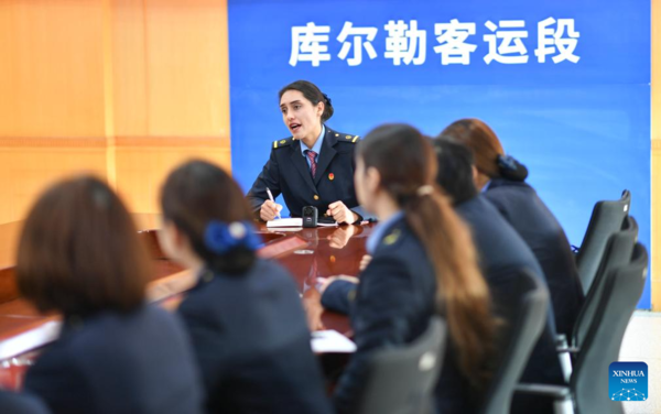 Ethnic Tajik Train Conductor's Journey amid China's Spring Festival Travel Season