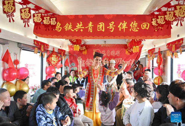 Ethnic Tajik Train Conductor's Journey amid China's Spring Festival Travel Season