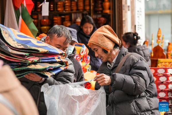 People in Lhasa Make Preparations for Upcoming Tibetan New Year