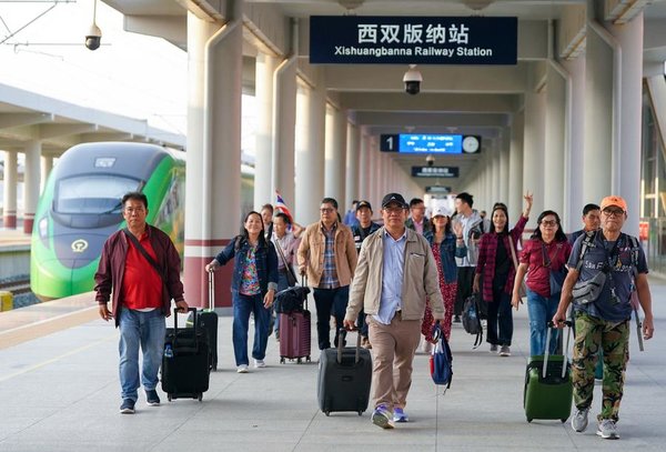 China Steps Up Policy Support to Facilitate Travel, Shopping for Overseas Visitors