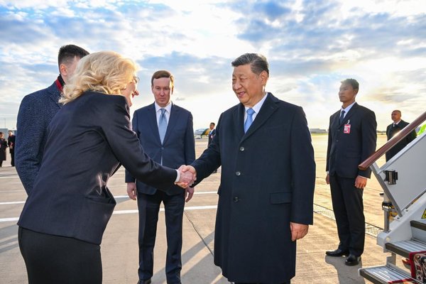 Xi Says China, Russia Find Right Path of State-to-State Interactions Between Neighboring Major Countries