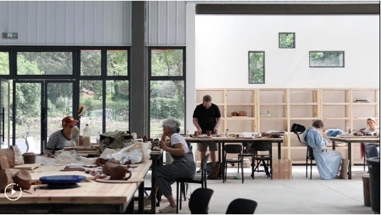 Int'l Artists Explore Ceramic Heritage of Ancient Chinese Village