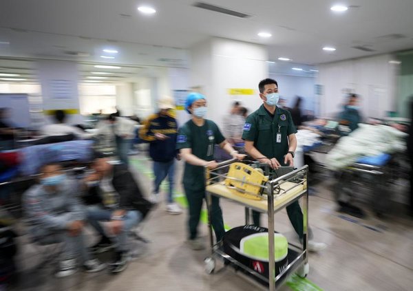 Head Nurse Dedicated to Safeguarding Health in Emergency Department